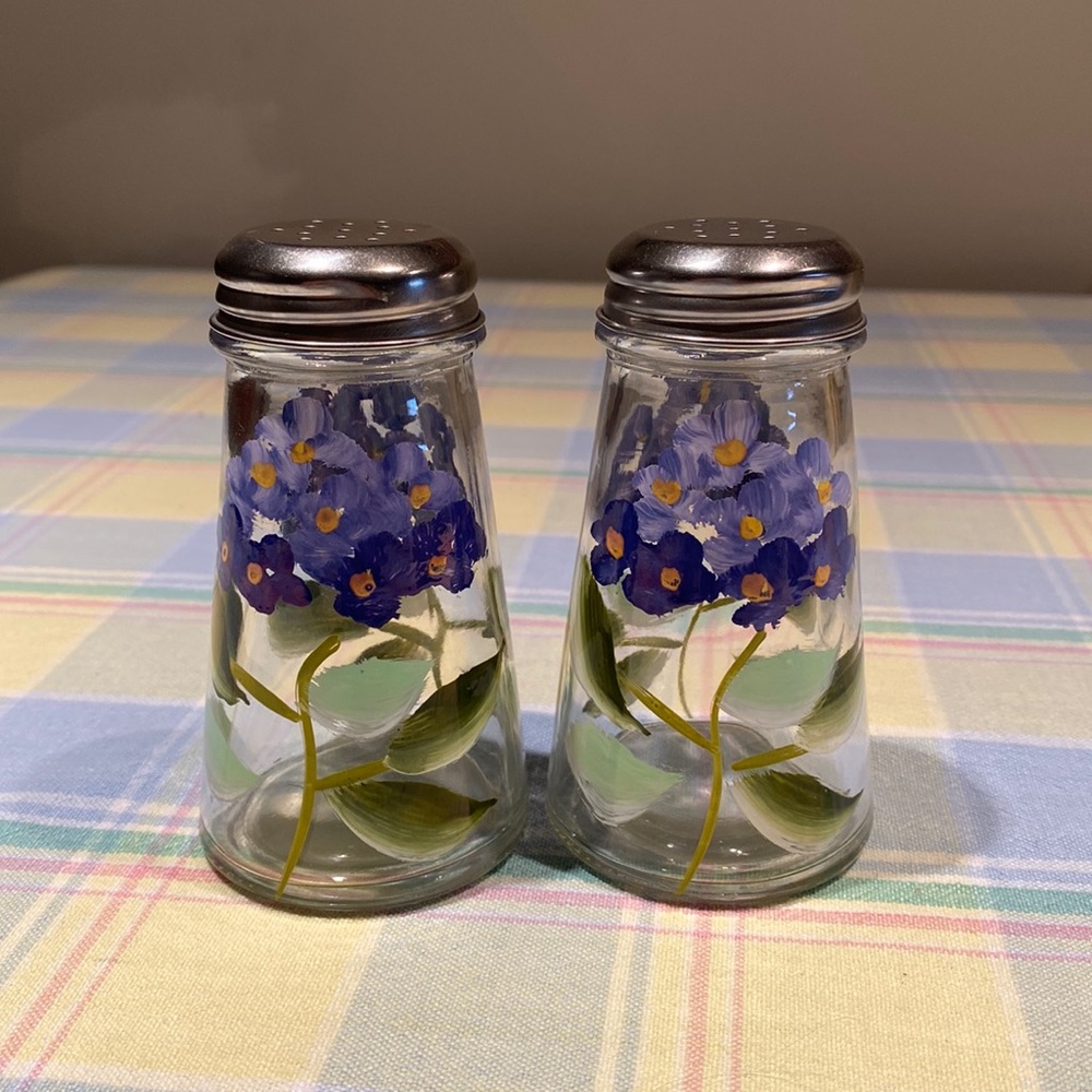 Salt and pepper Never used Adorable violets painted on